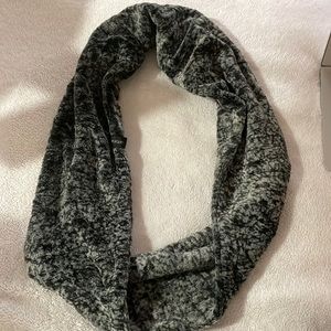 Calvin Klein Womens Fleece Infinity Scarf